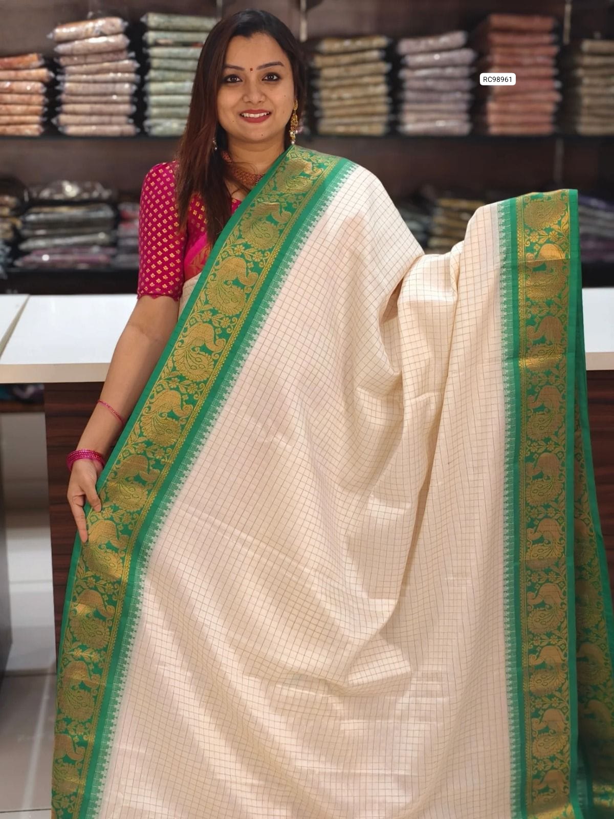 Aura Saree – Exclusive Launch