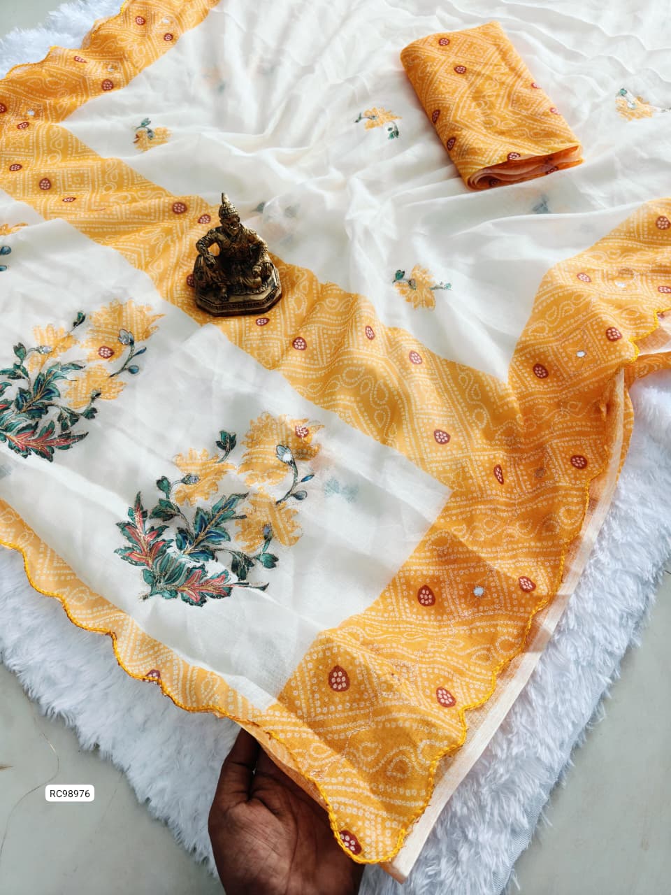 Heavy Linen Bandhani Floral Saree