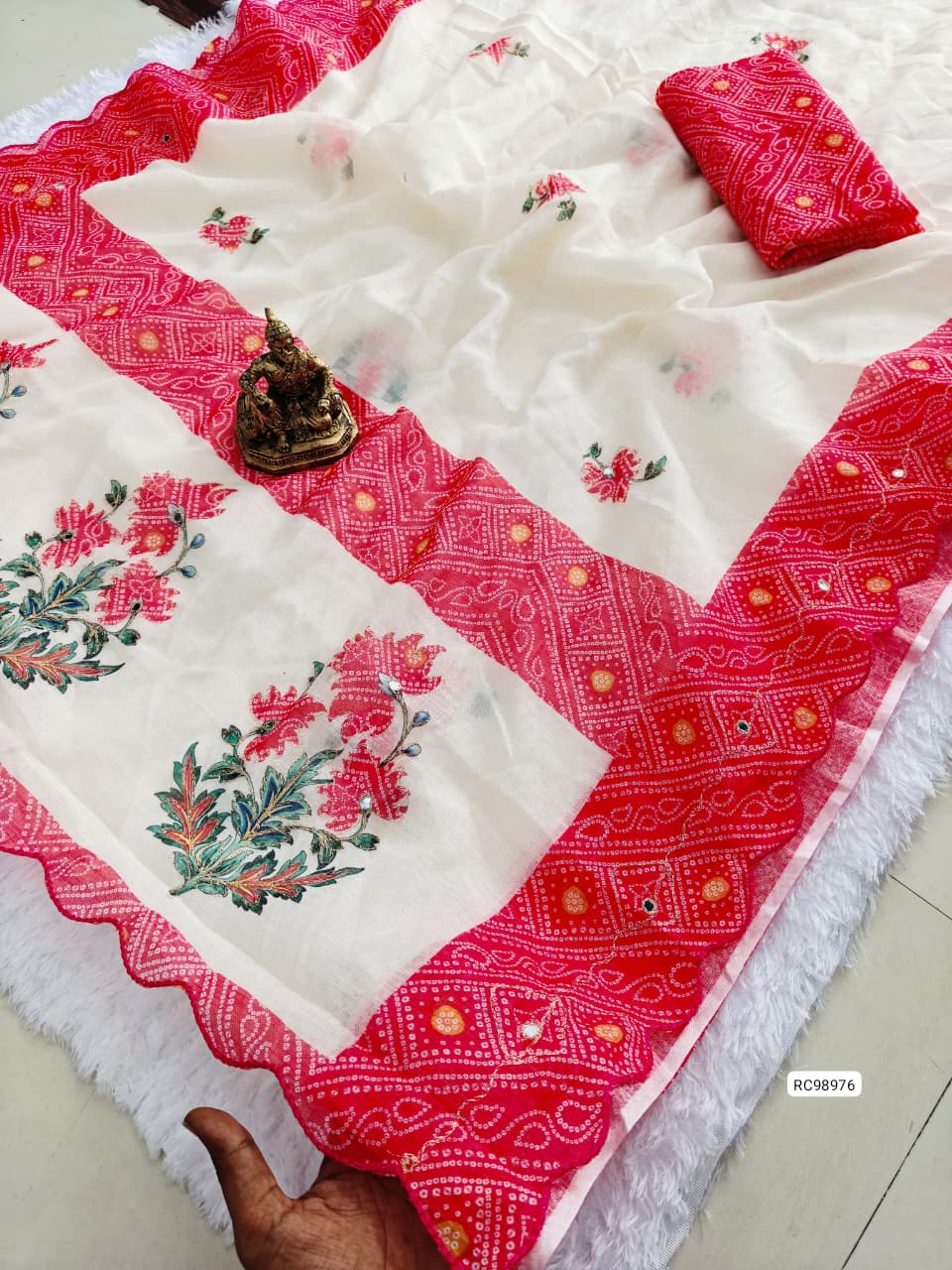 Heavy Linen Bandhani Floral Saree
