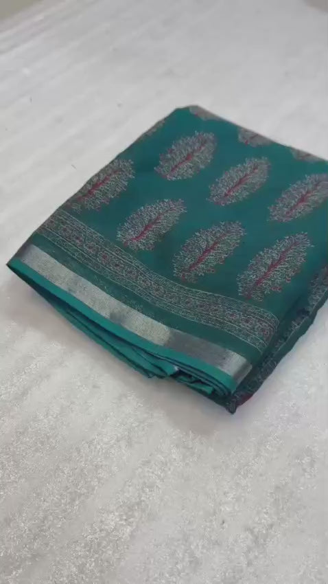 Heavy Semi-Cotton Saree with Ajrakh Print & Silver Zari Border + Matching Blouse – Ethnic Sophistication for Boutique Displays & Festive Bulk Orders