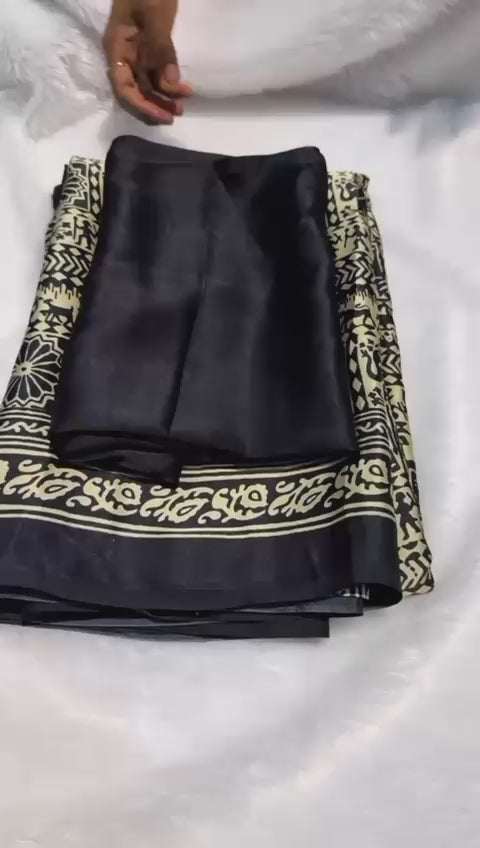 Pure Crepe Gajji Silk Saree.