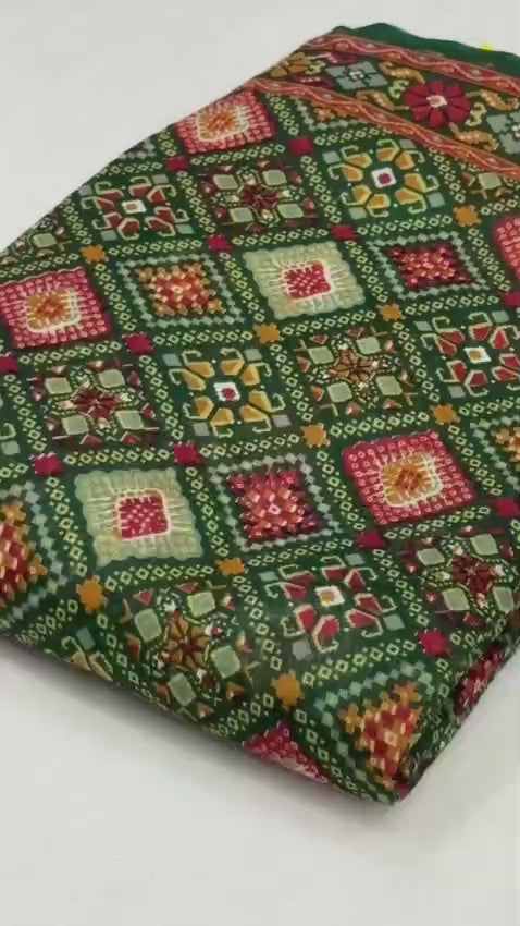 Mul Mul Soft Cotton Ikkat Print Saree with Pom Pom Border & Running Blouse – Playful Heritage for Boutique Displays & Festive Gifting