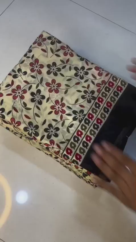 Mul Mul Saree with All-Over Floral Print & Weaving Border – Breezy Elegance for Boutique Displays