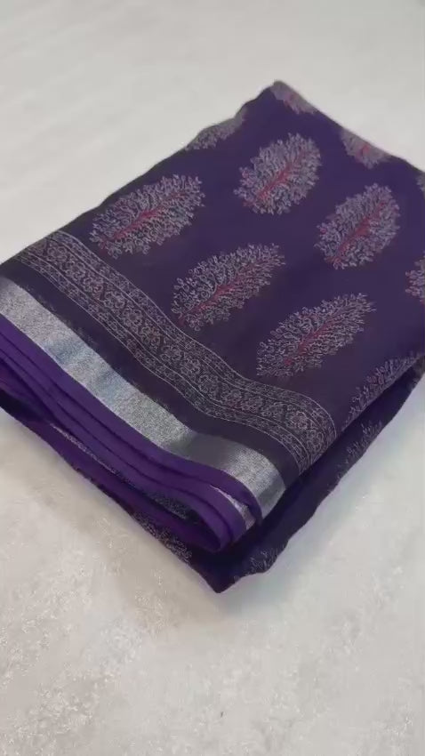 Heavy Semi-Cotton Saree with Ajrakh Print & Silver Zari Border + Matching Blouse – Ethnic Sophistication for Boutique Displays & Festive Bulk Orders
